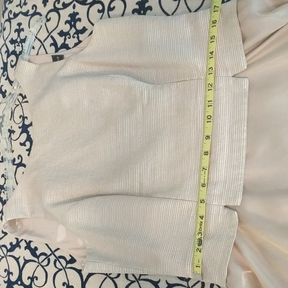 Gold formal gown - Picture 5 of 7